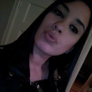 Meet your Posher, Irisha